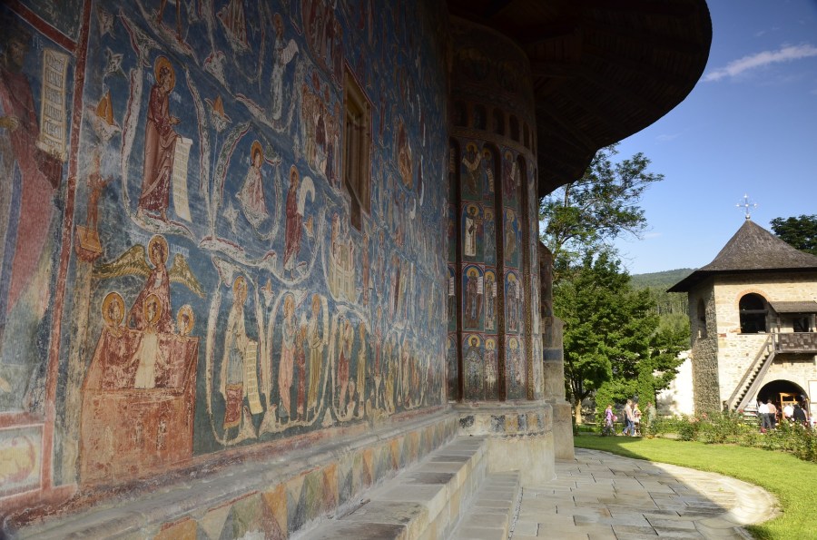voronet-monastery-818929_1920